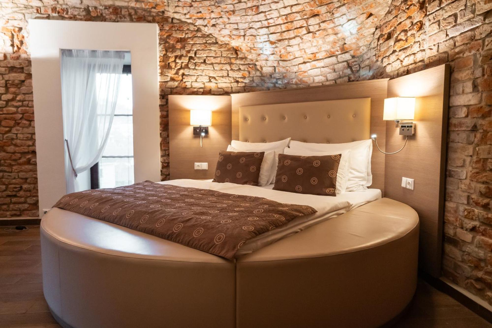 Hotel Sladovna Cerna Hora Buitenkant foto