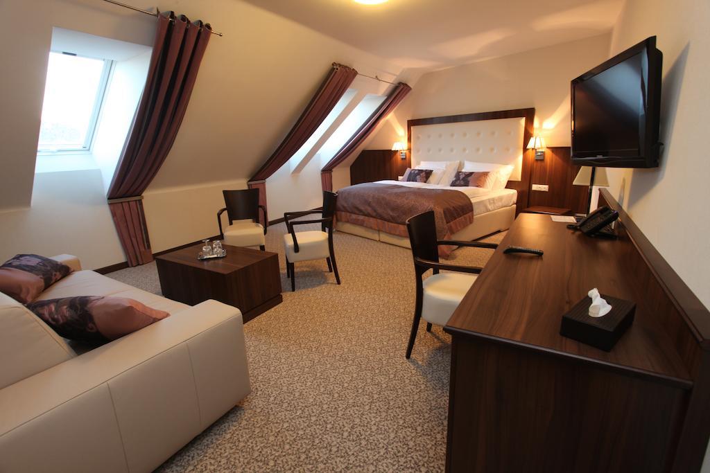 Hotel Sladovna Cerna Hora Kamer foto